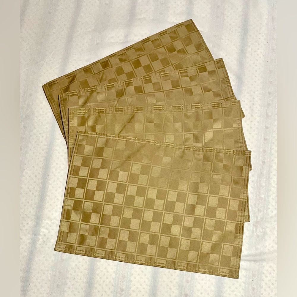 *EUC* FOOD NETWORK Set of 4 Placemats & 4 Napkins - Gold Geometric - Polyester